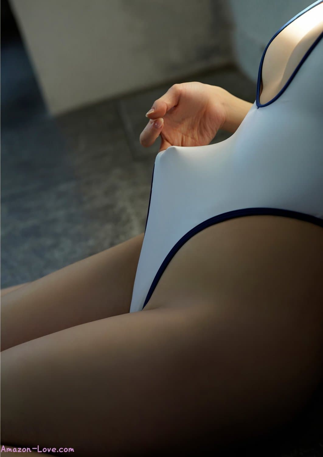 Momo Taiga 大河もも, スピサン グラビアフォトブック 「Tigar Peach」 –