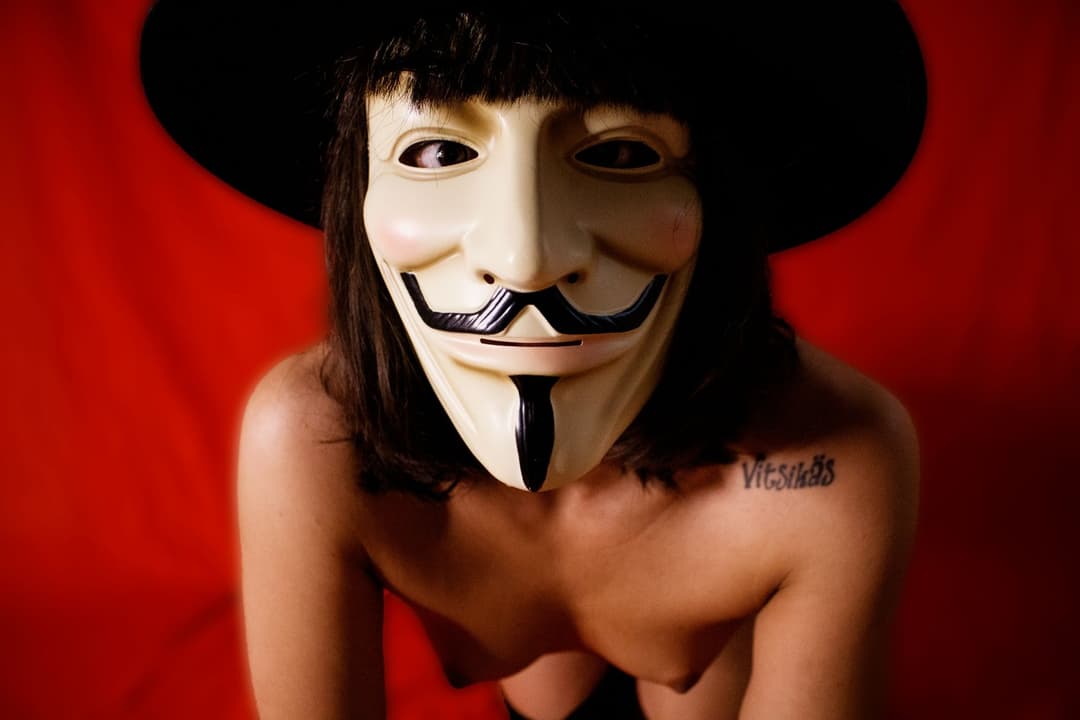 Guy Faux Cosplay Maia Rain