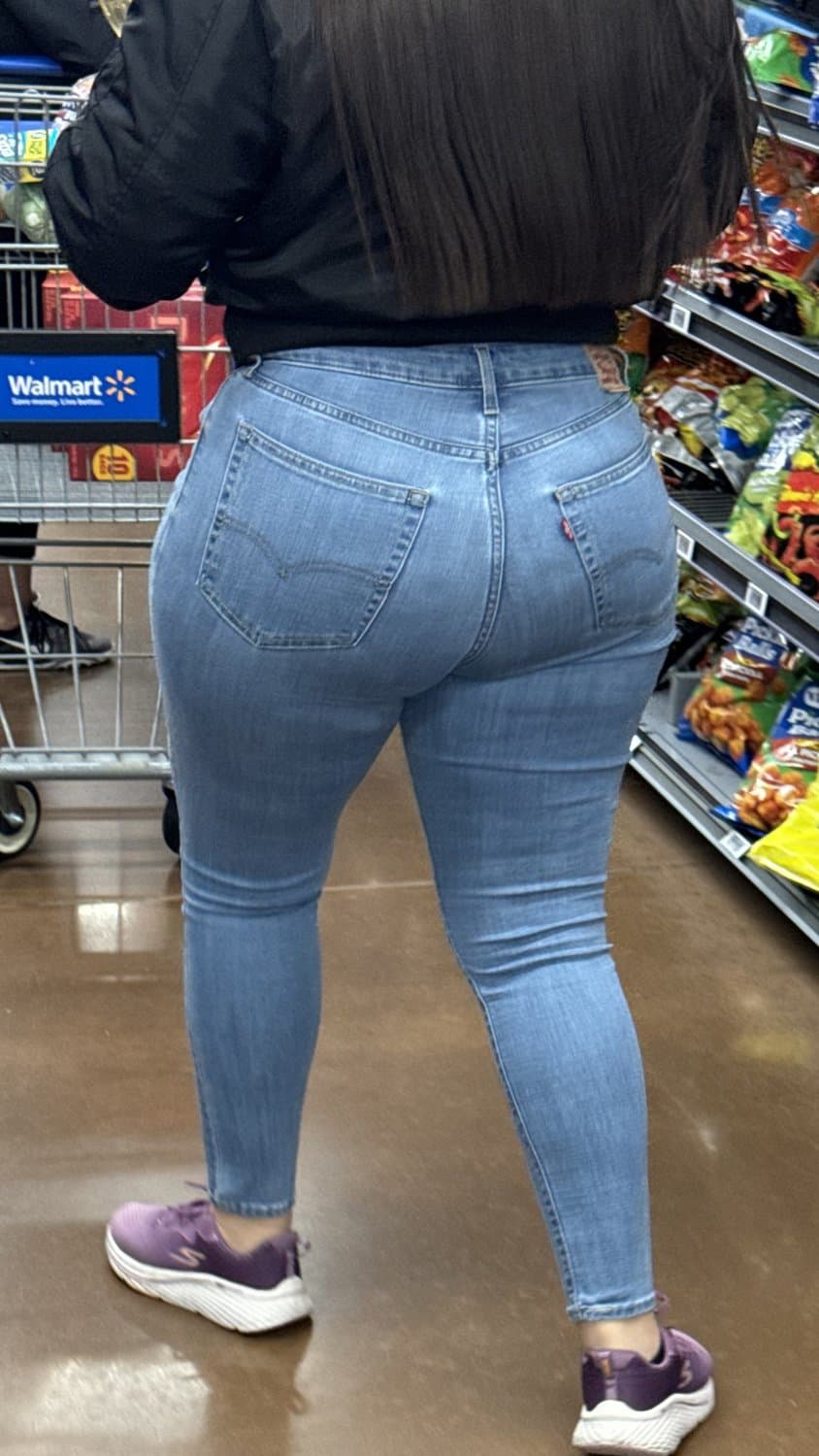Creepshot : Thick Latina In Denim : NSFW Audio