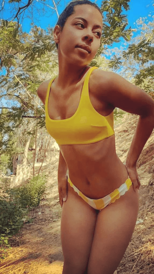 Curly Hair Super Sexy Bikini Teen Model Keyatta