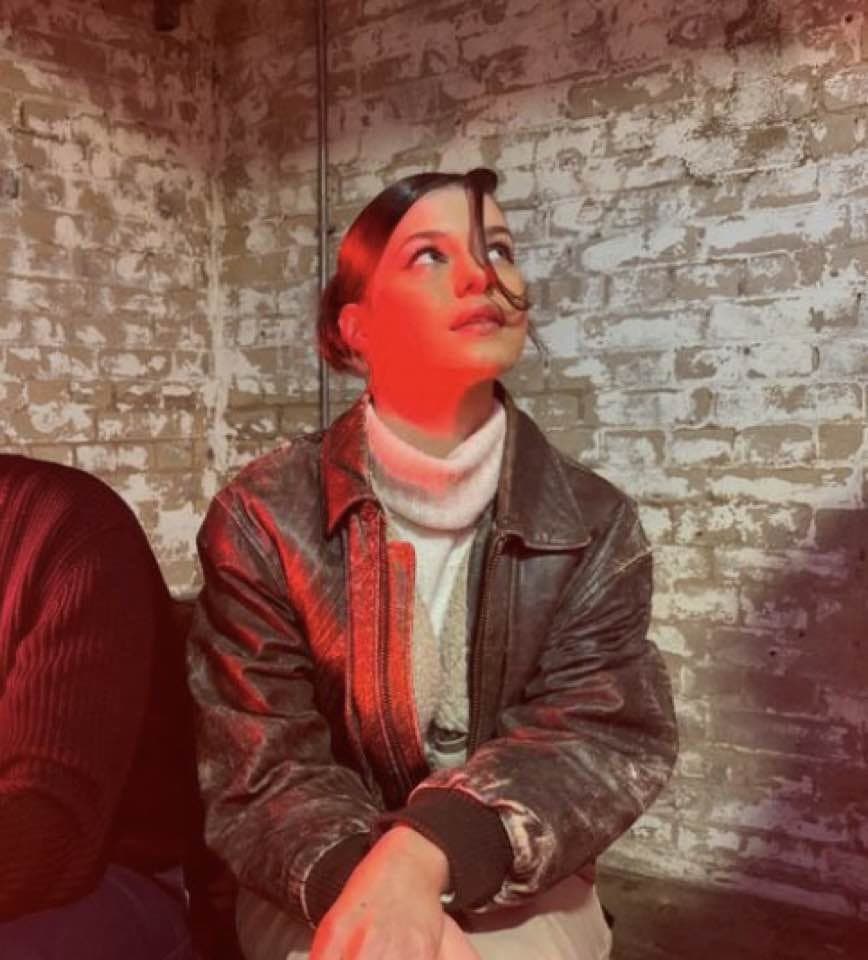 London babe Suzanne Elven