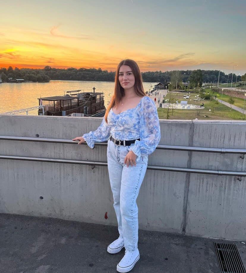 Marinela la grosse pute à gros seins