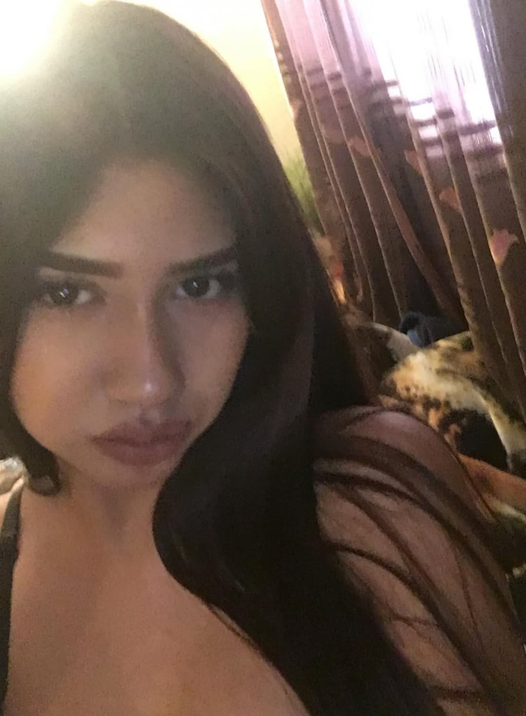 Esta latina ha de coger bien rico