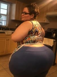 M3Ga BoOty maTur3 Mami C@NdI!