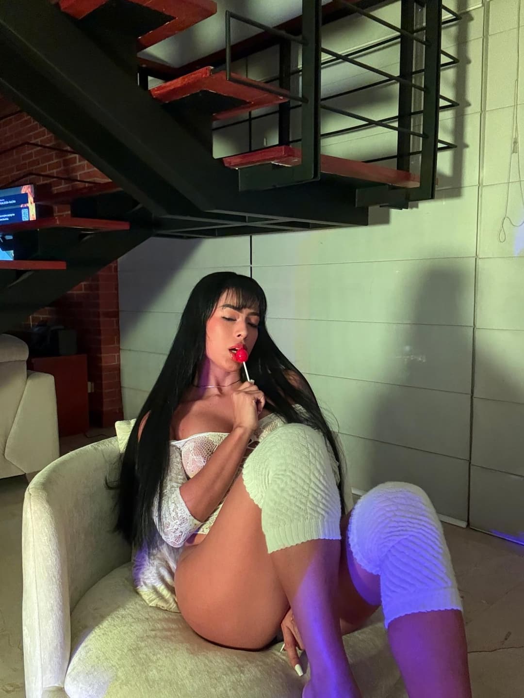 Click to view full size Zoe Flame