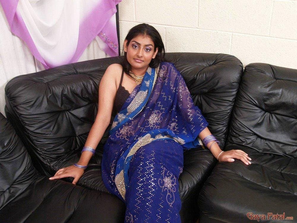 Curvy indian babe Meena clean shaved tight coochie