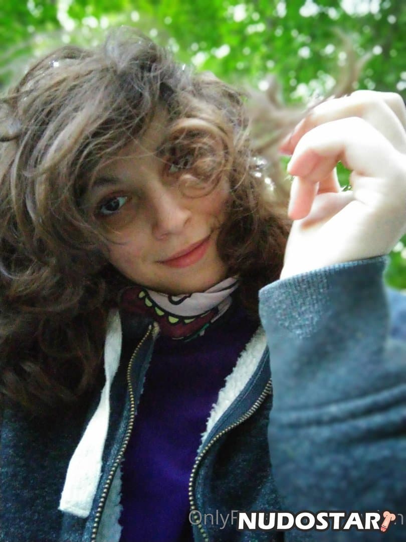 Click to view full size weeb otaku queenroxy