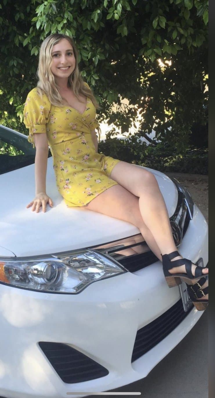 Sexy nurse can’t hide her curves ?