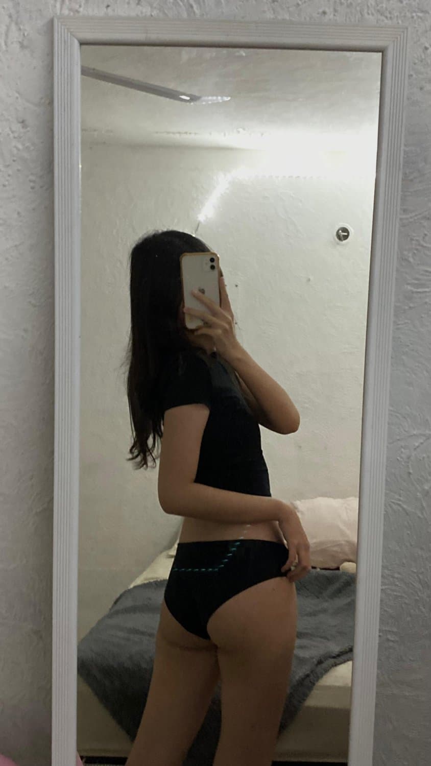 Click to view full size Ximena Ortiz morrita de 19 años de Cancún flaquita con culito pequeño y unas piernas hermosas