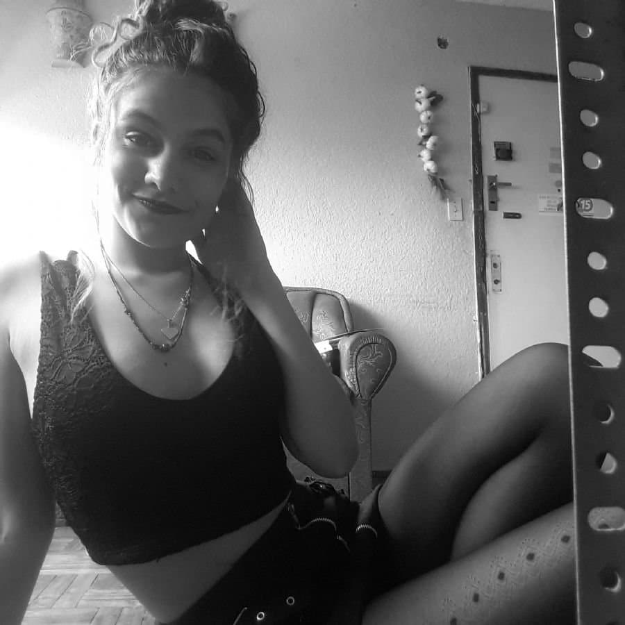 Estrella Mikda en busca de leche ?