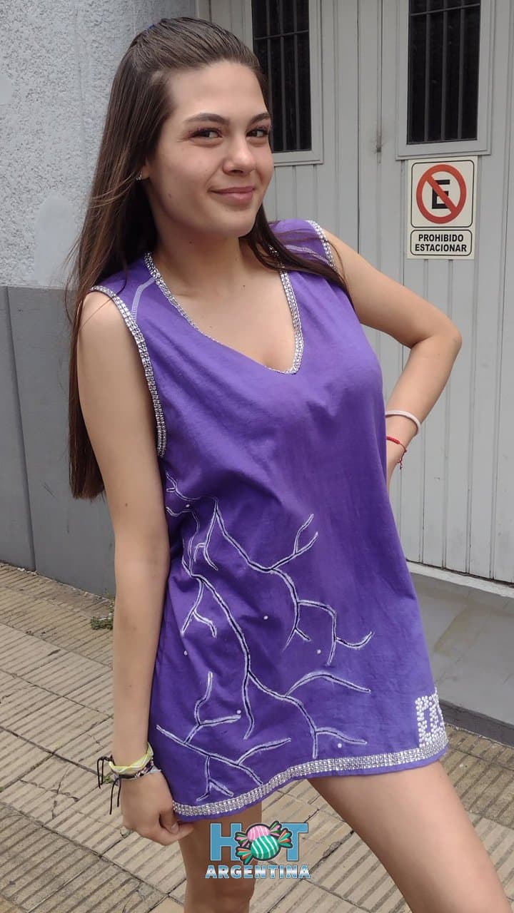 Pendeja Argenta con Buenas Tetas ???