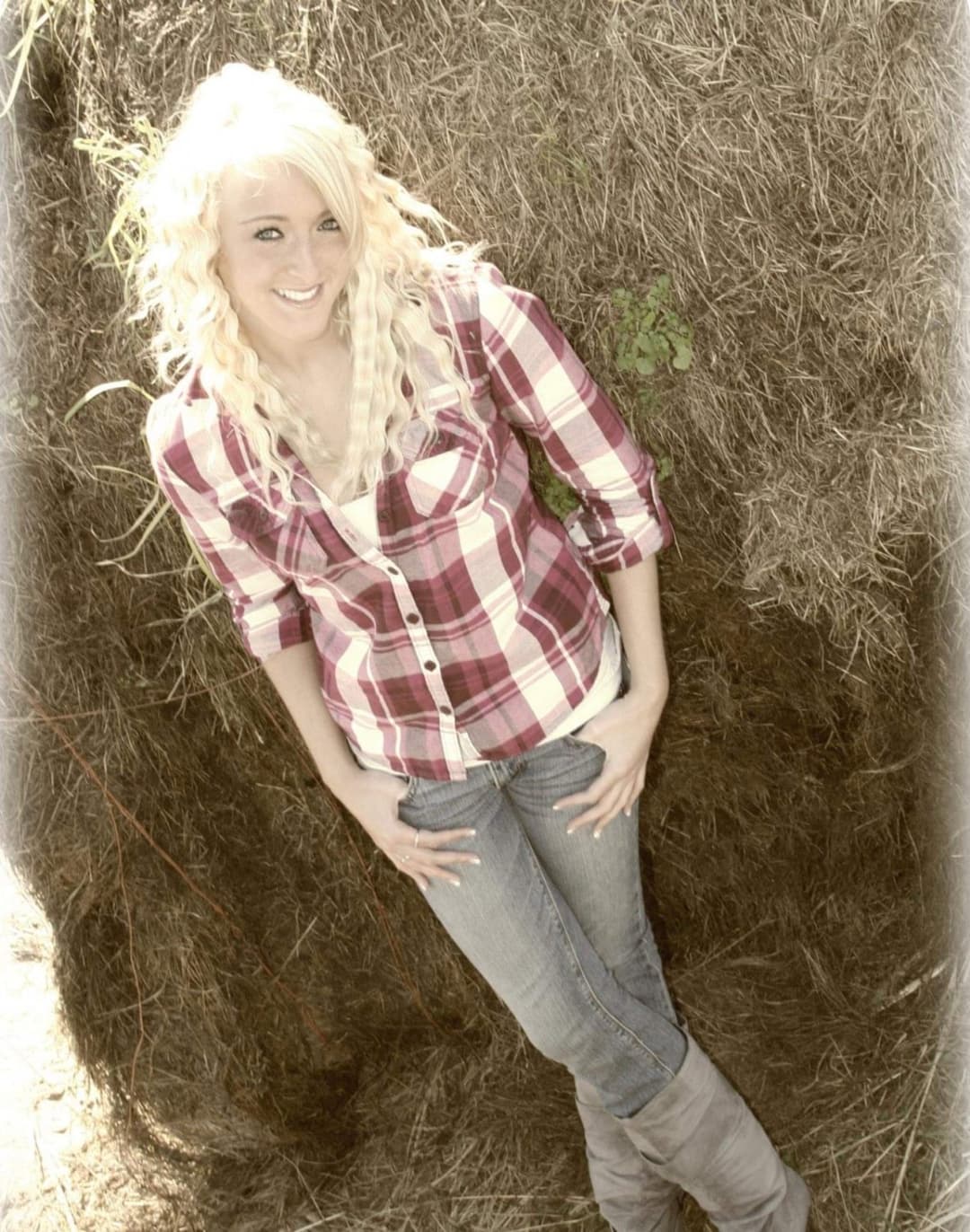 Anissa 18yo. Comment, repost, or message me.