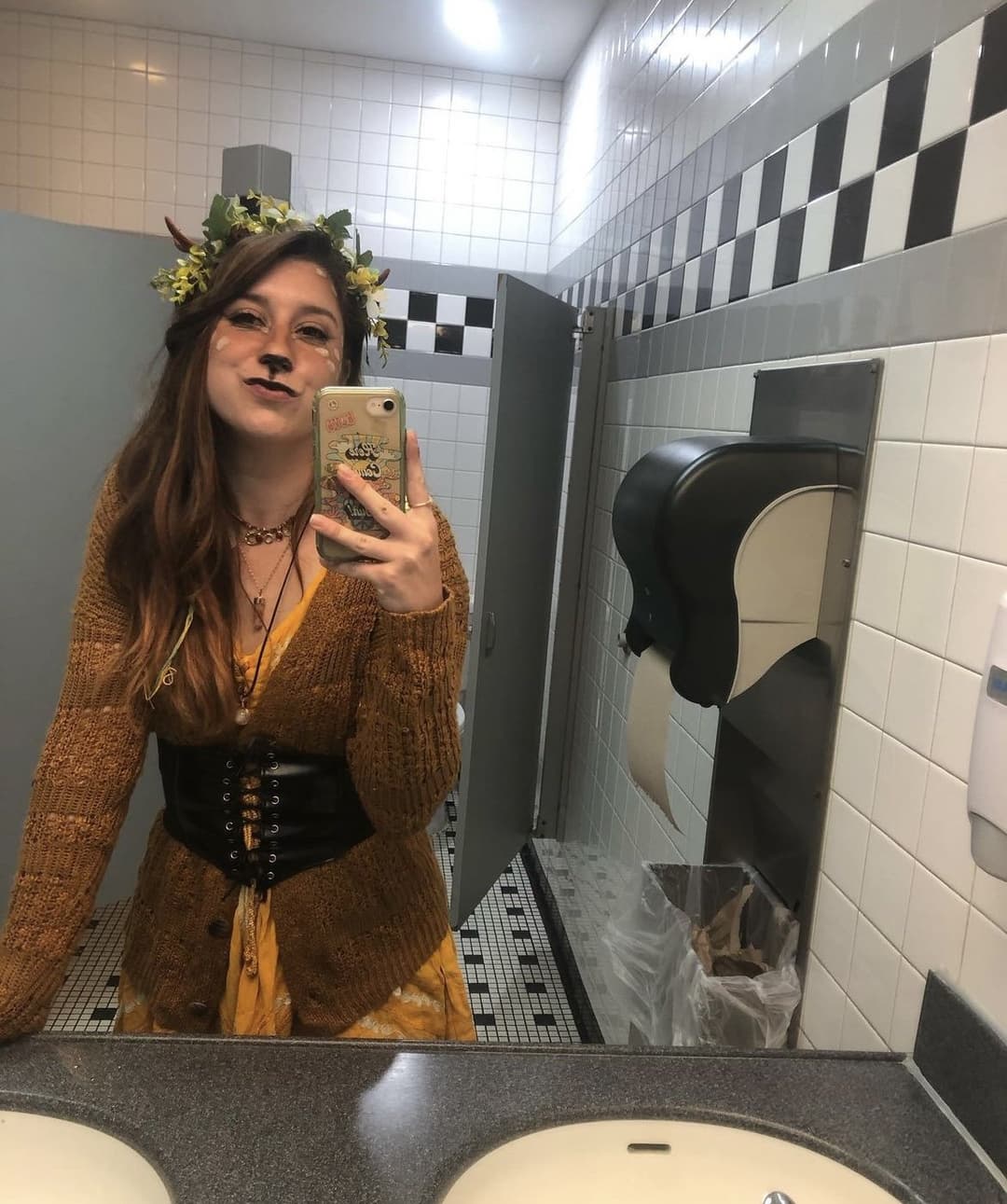 Click to view full size Any wins on hot Hippie gal? Insta: nikki_mizzle