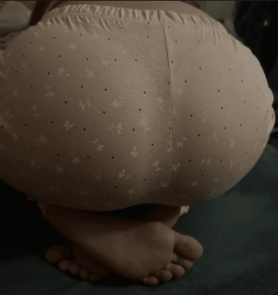 Teen gf black panties with feet