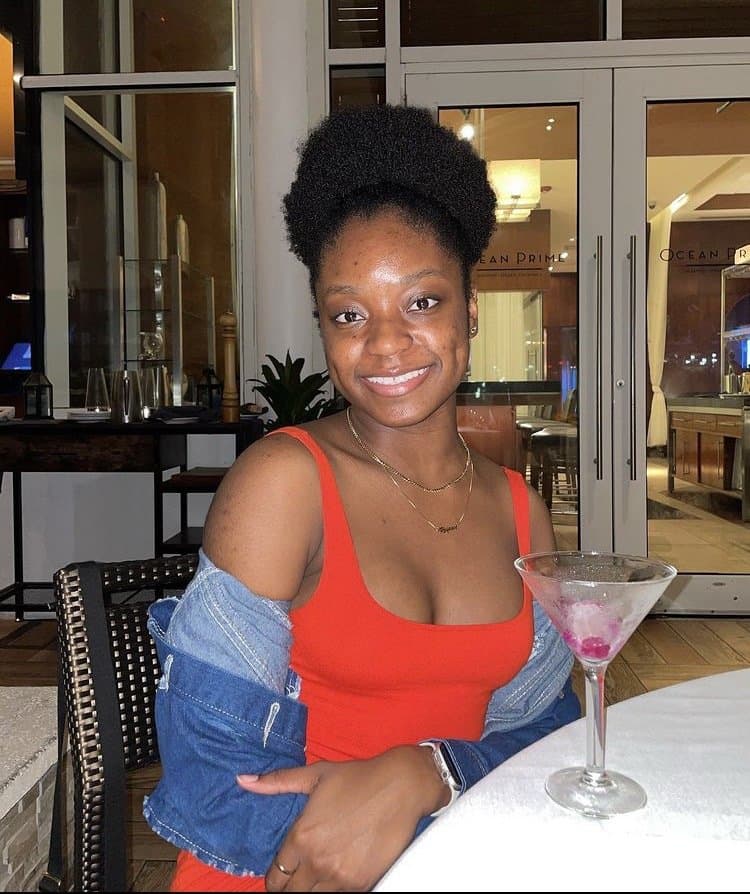 Ebony Webslut w pointy nipples