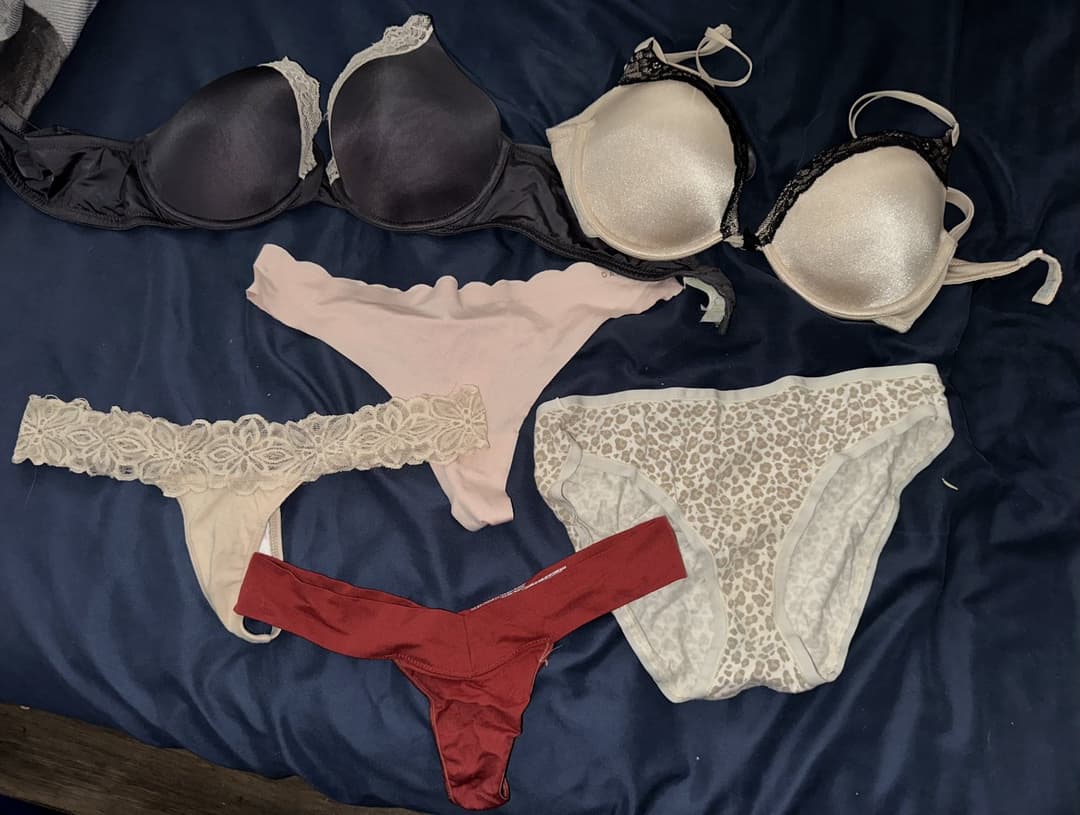 Exposing and leaking sister message for more or to expose