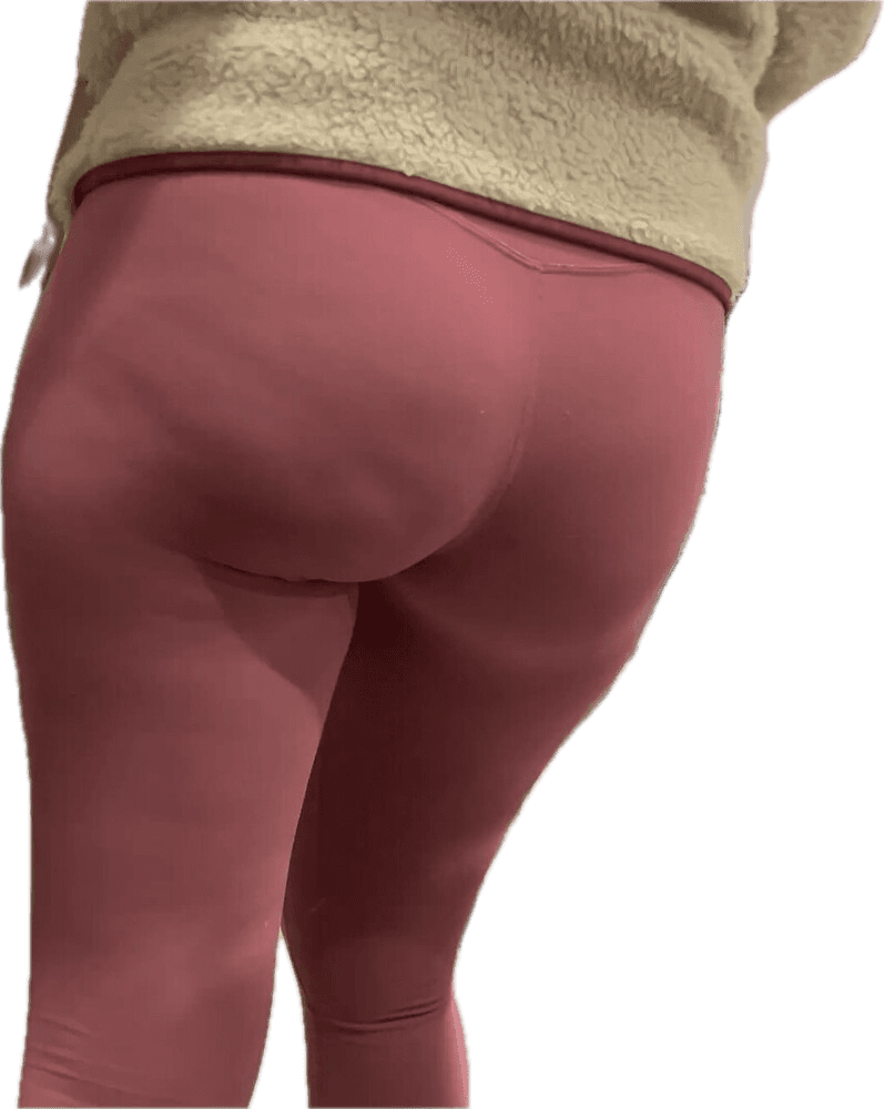 Insane booty jiggle on this blonde milf ??