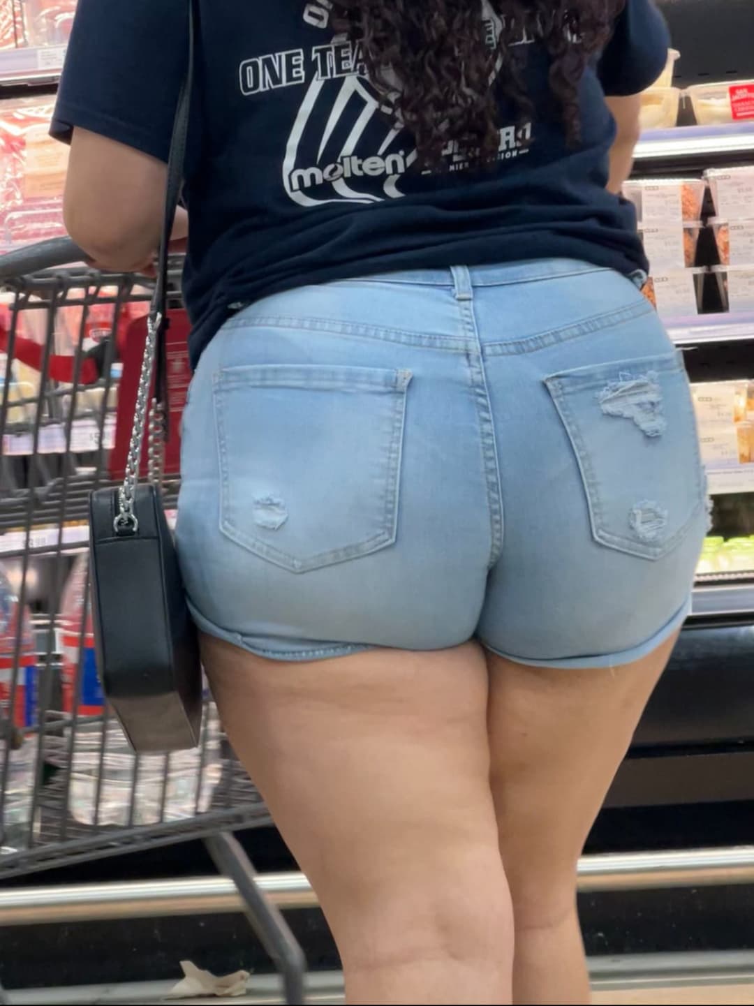 Sexy BIG OL BOOTY Latina! In Jean shorts