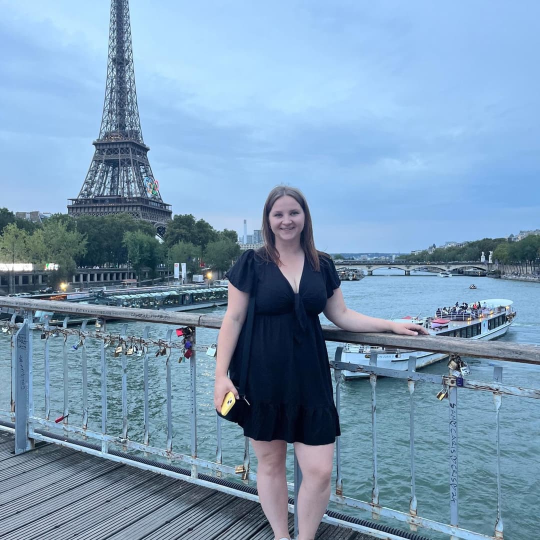 Canada - Rianne, thick ‘n busty country girl