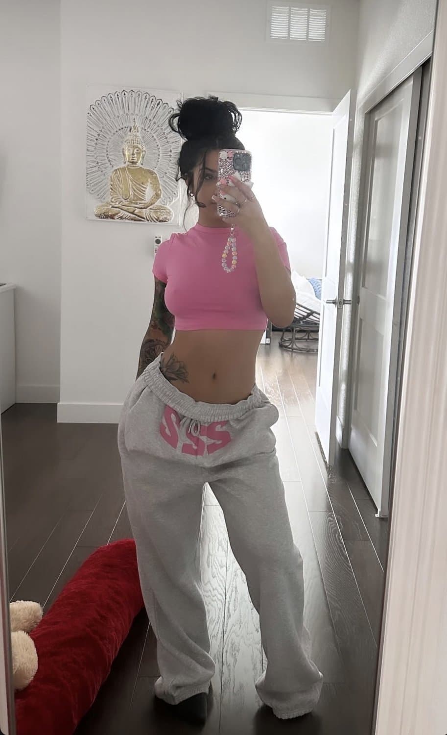 travis hunters gf leanna lenae is a baddie?