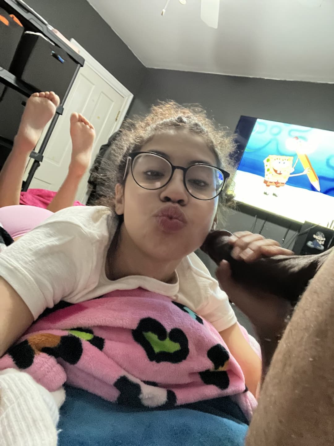 Kinky hairy fun sized latina teen loves to tease + feet self worship