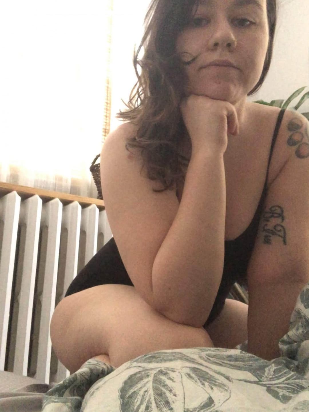 Hot Pawg Shows it all, and wants your throbbing cock