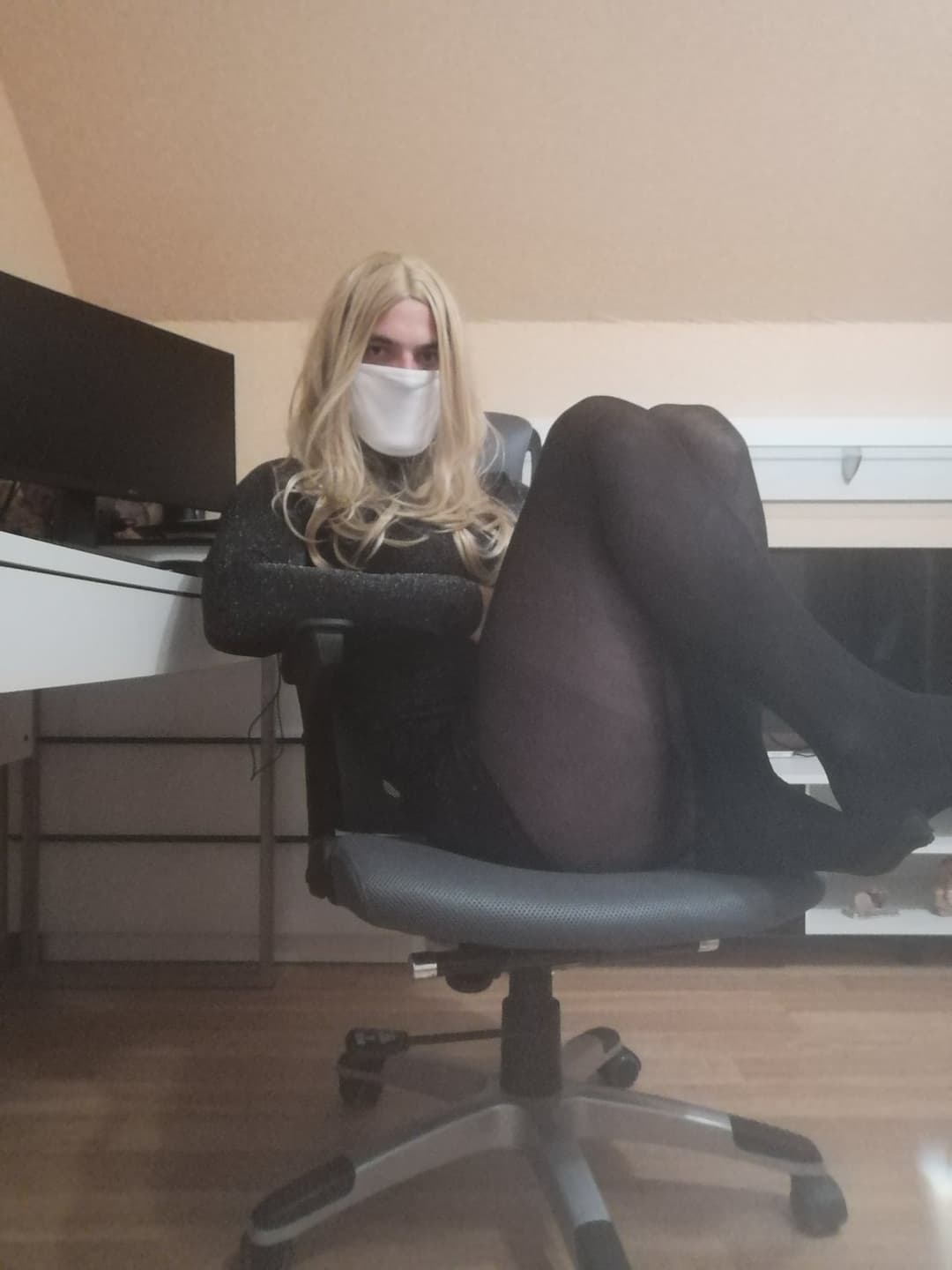 Office sissy slut gets naughty