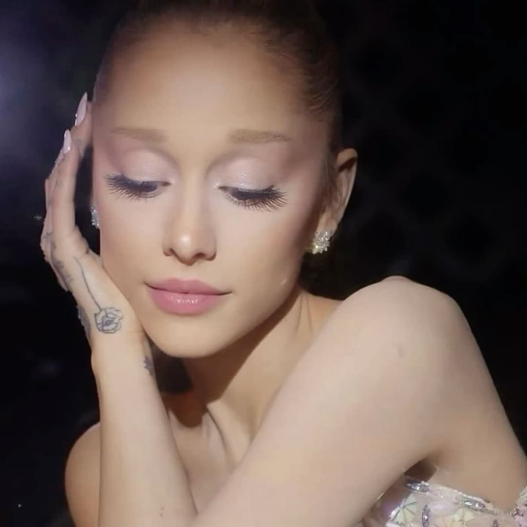 Ariana Grande 2025 face porn ?