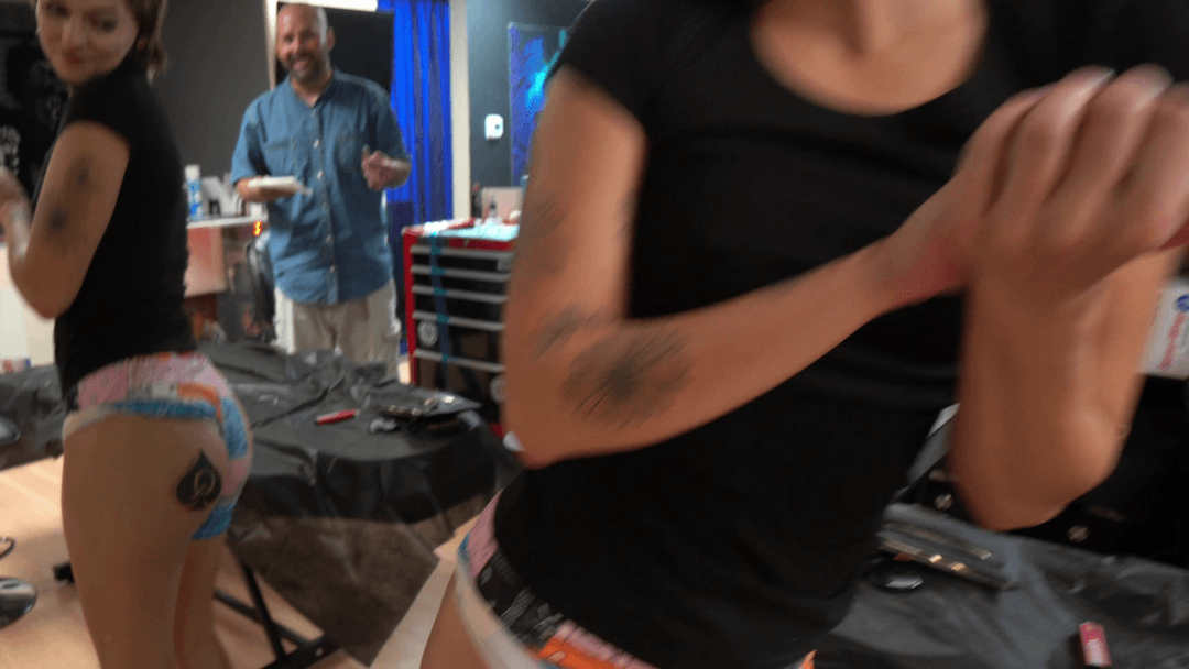 Getting QoS Tattoo- QUEEN OF SPADES TATTOO