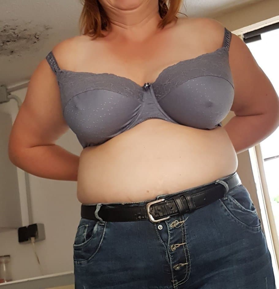 German chubby BBW showing big tits and pussy outdoor in garden - comment her