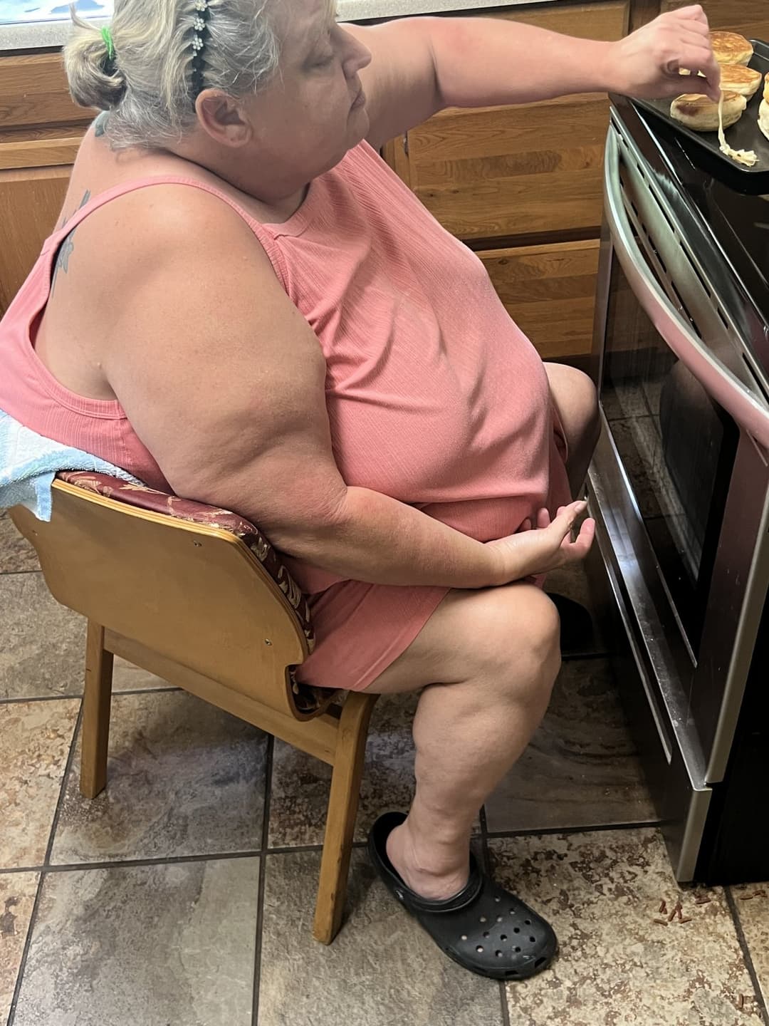Real ssbbw mom candid too fat to stand and cook but fat enough to fuck