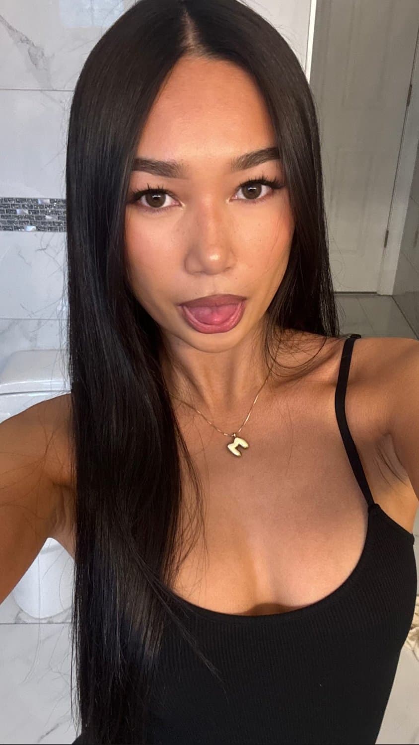 *RARE* Real Asian IG Model’s Tits LEAKED! Fuck!!! ? Save while you can! (Compare her necklace*)