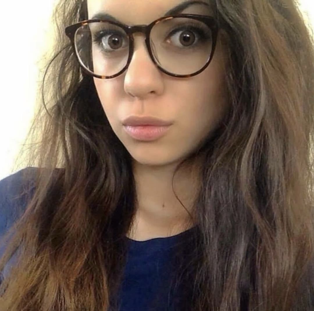 Petite Kaitlyn, 26 Ca, presenting herself for all