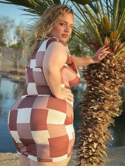 Freaky ass sexy bbw milf mom 100% real nudes from her phone