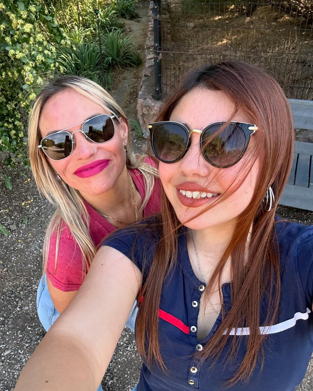 Haberme cogido a la mamá y unos años mas tarde a su hija fue excitante, las dos la chupan delicioso