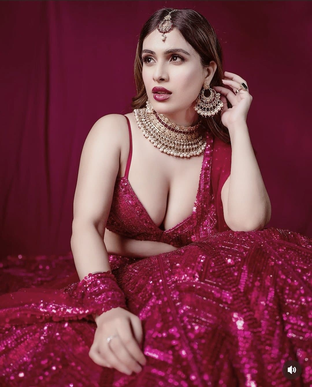 Beautiful punjabi busty babe leaked collection ??? hottest sardarni Muskan kaur randi