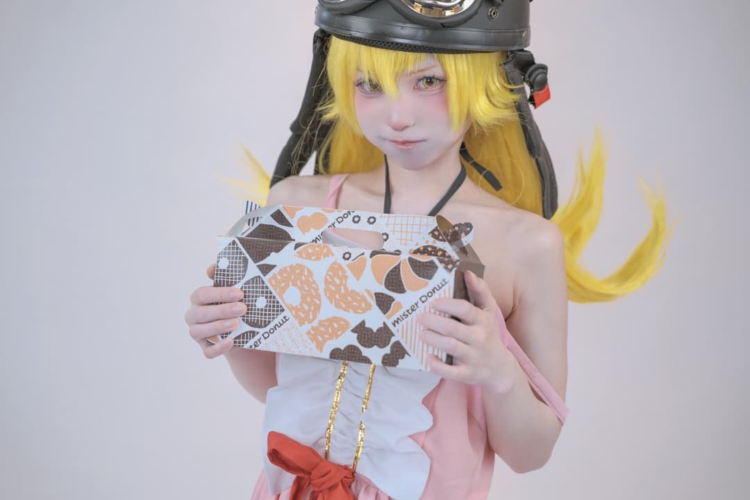 Monogatari: oshino shinobu cosplay