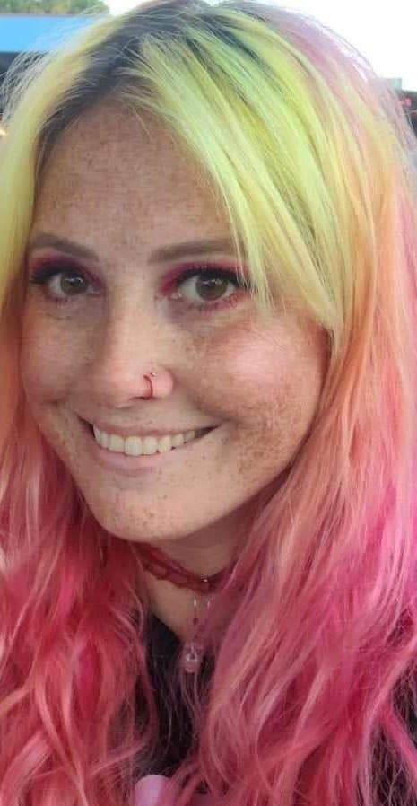 Erin goes on the G G W bus to get naked and masturbate herself to orgasm with a light dildo