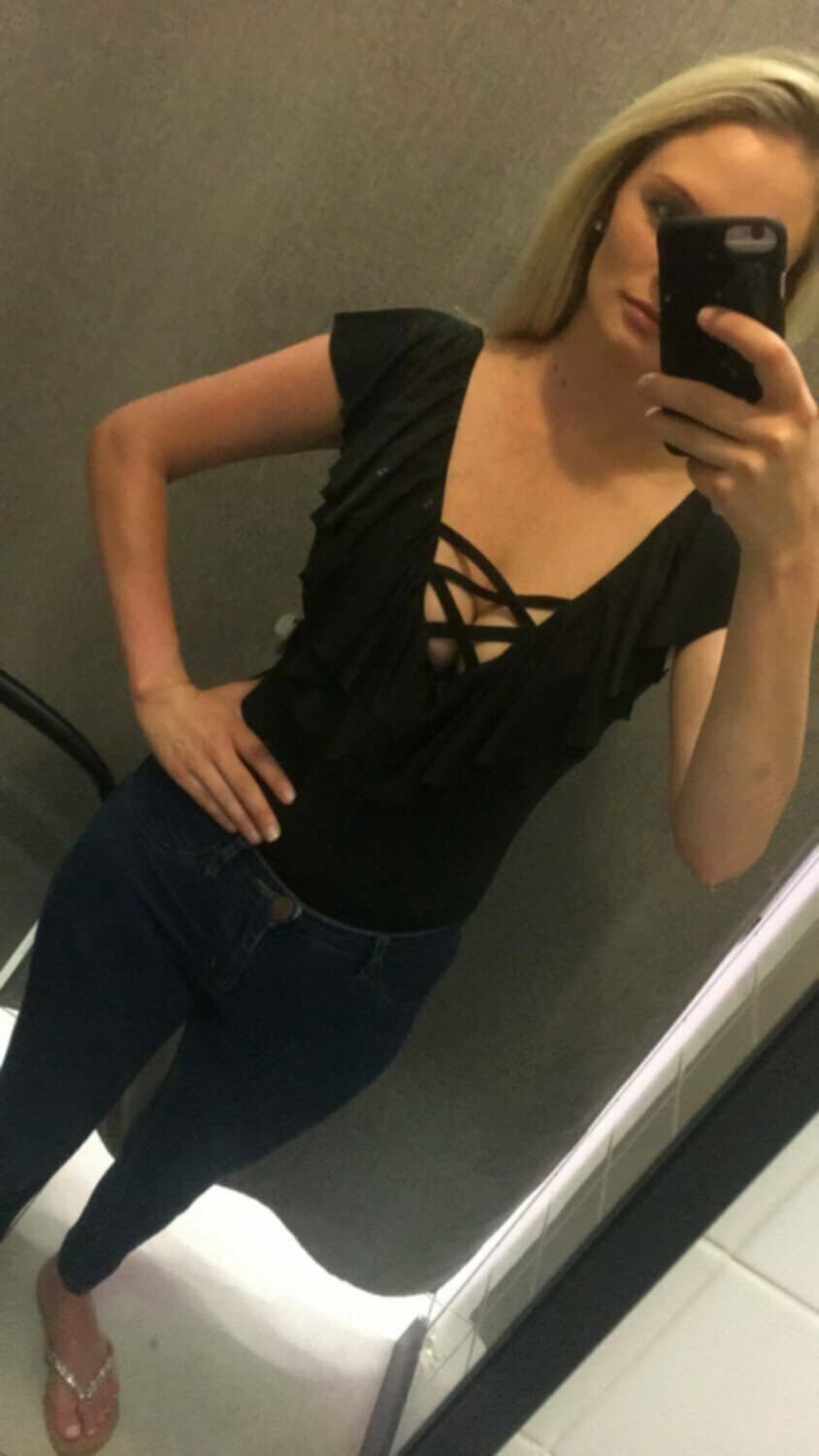 Bridget Sexy chatpic slut repost to your page Before she goes private get her on the hot page