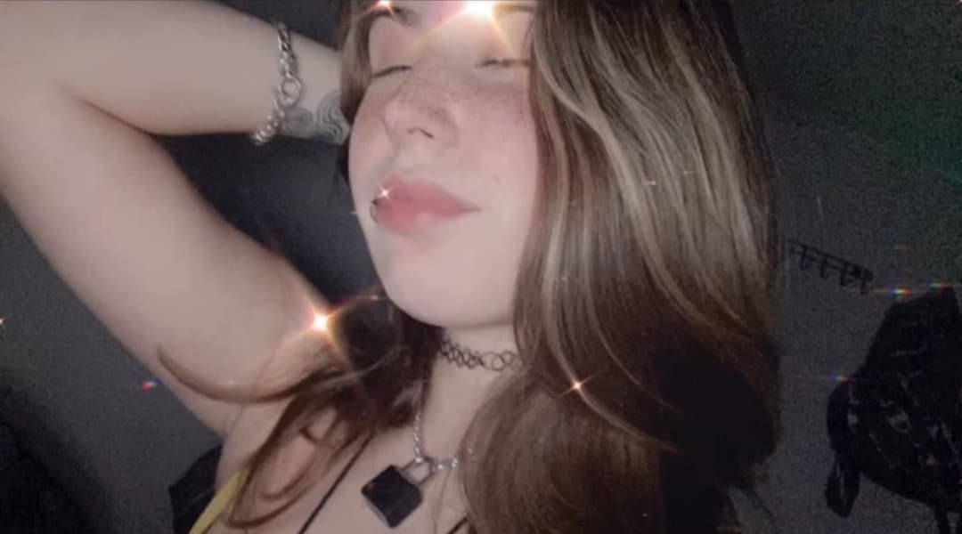 Look at my IRLs tight little teen tummy NNGGHHHH degrade this petite little goth slut