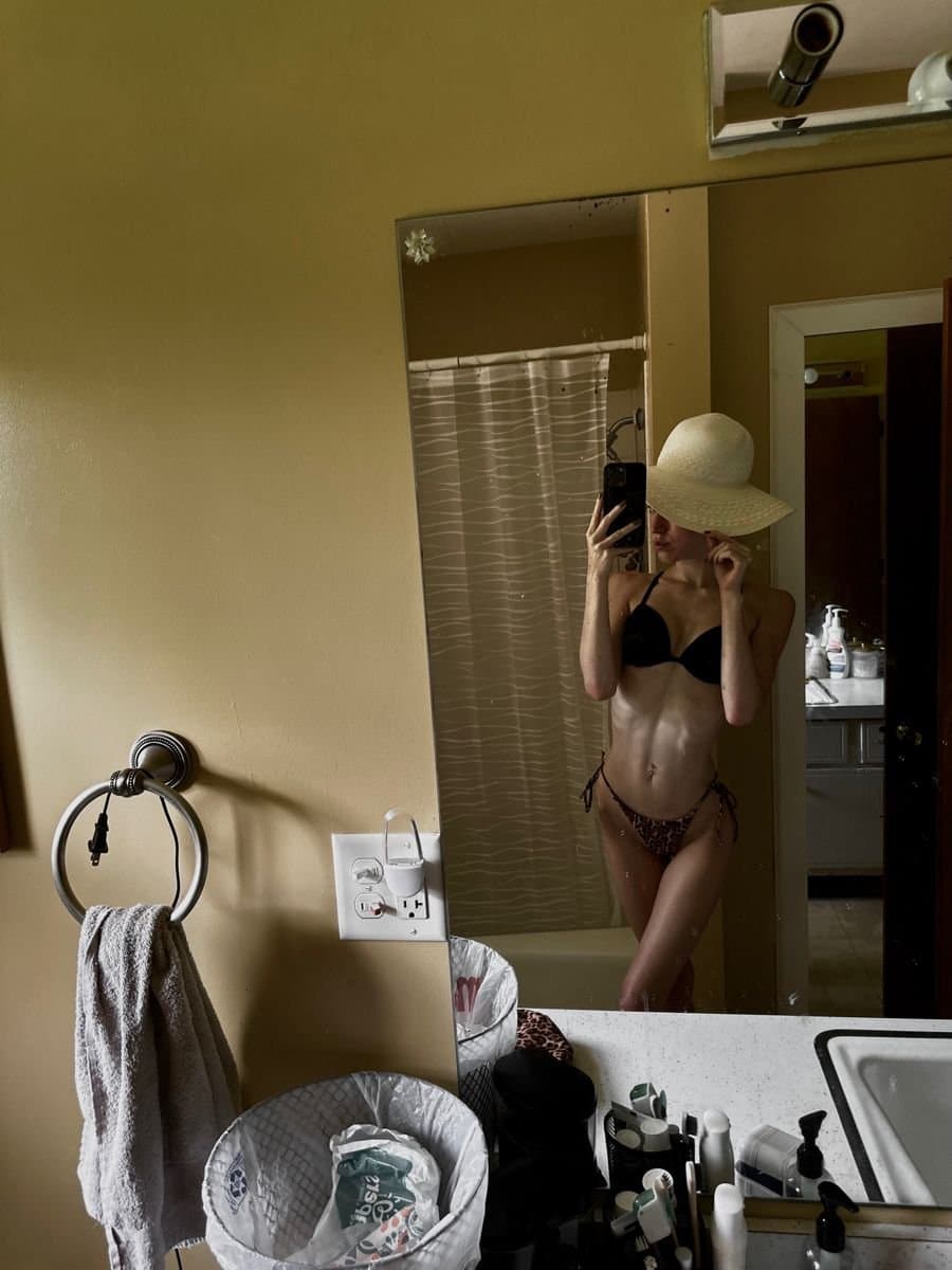 Click to view full size Petite Teen Super Sexy Bitch Brittany Renae