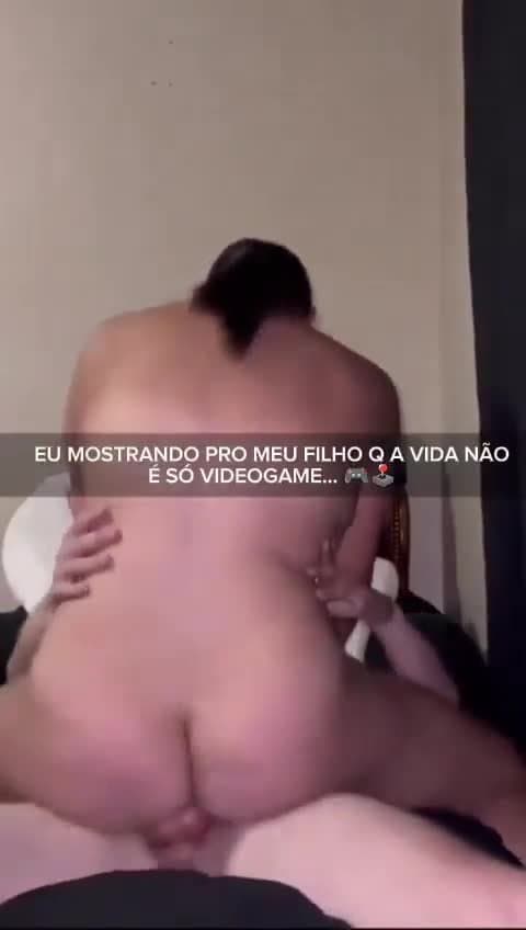 CASADA MILF TRAINDO MARIDO E QUICANDO EM NOVINHO CASEIRO AMADOR