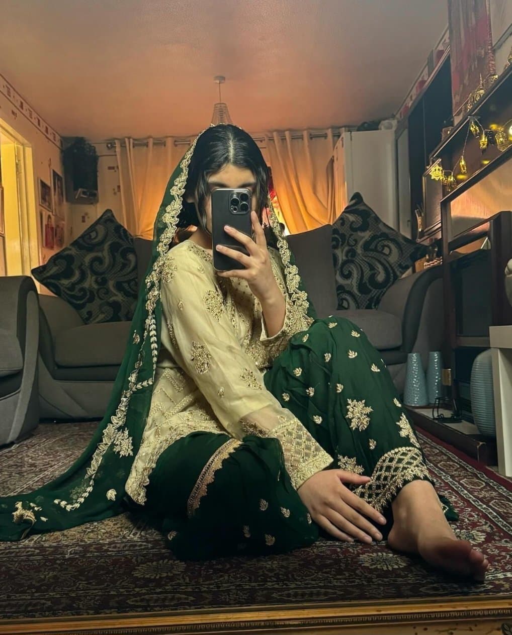 Paki babe loves it when you masterbate over her pics