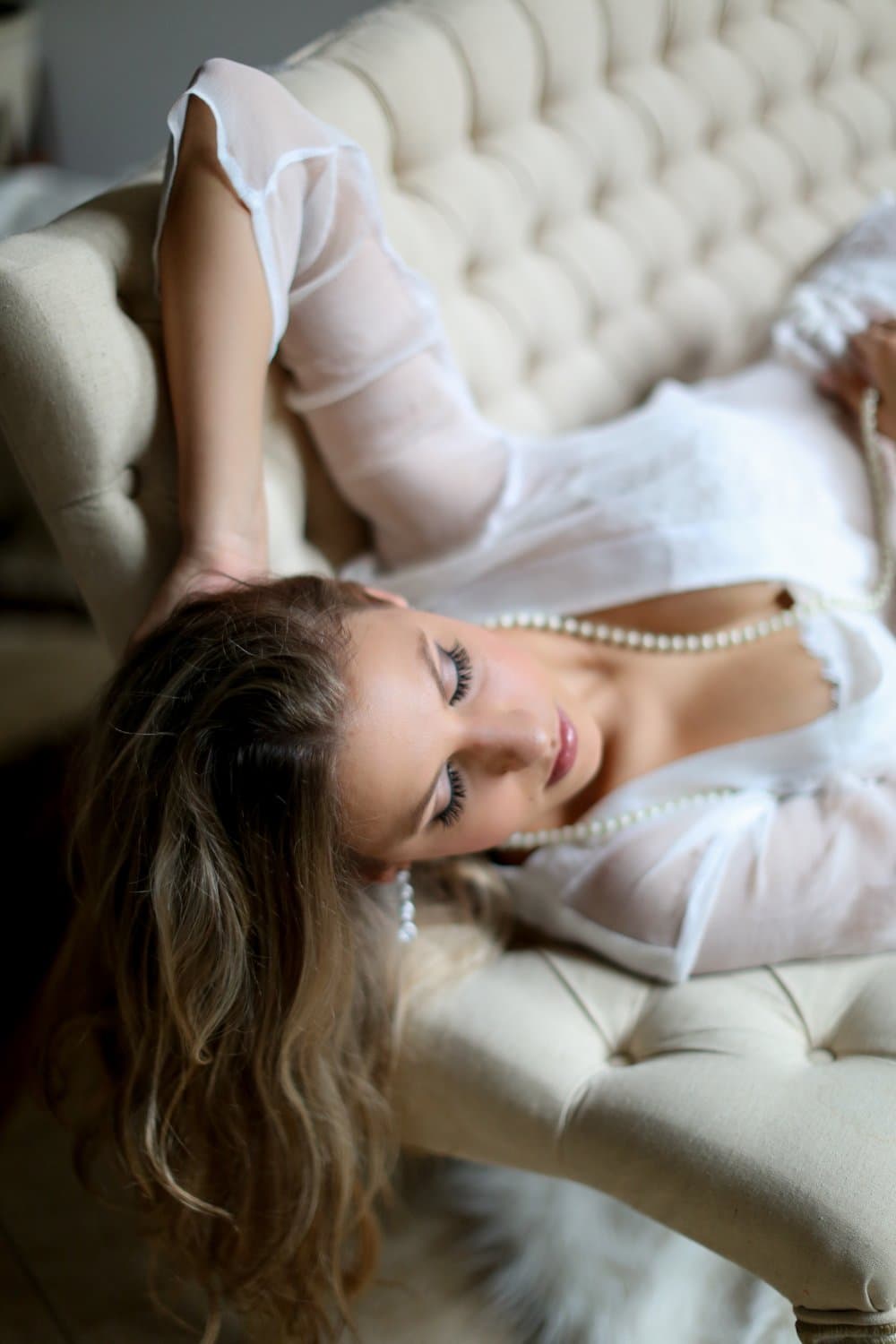 Click to view full size Curvy Beauty