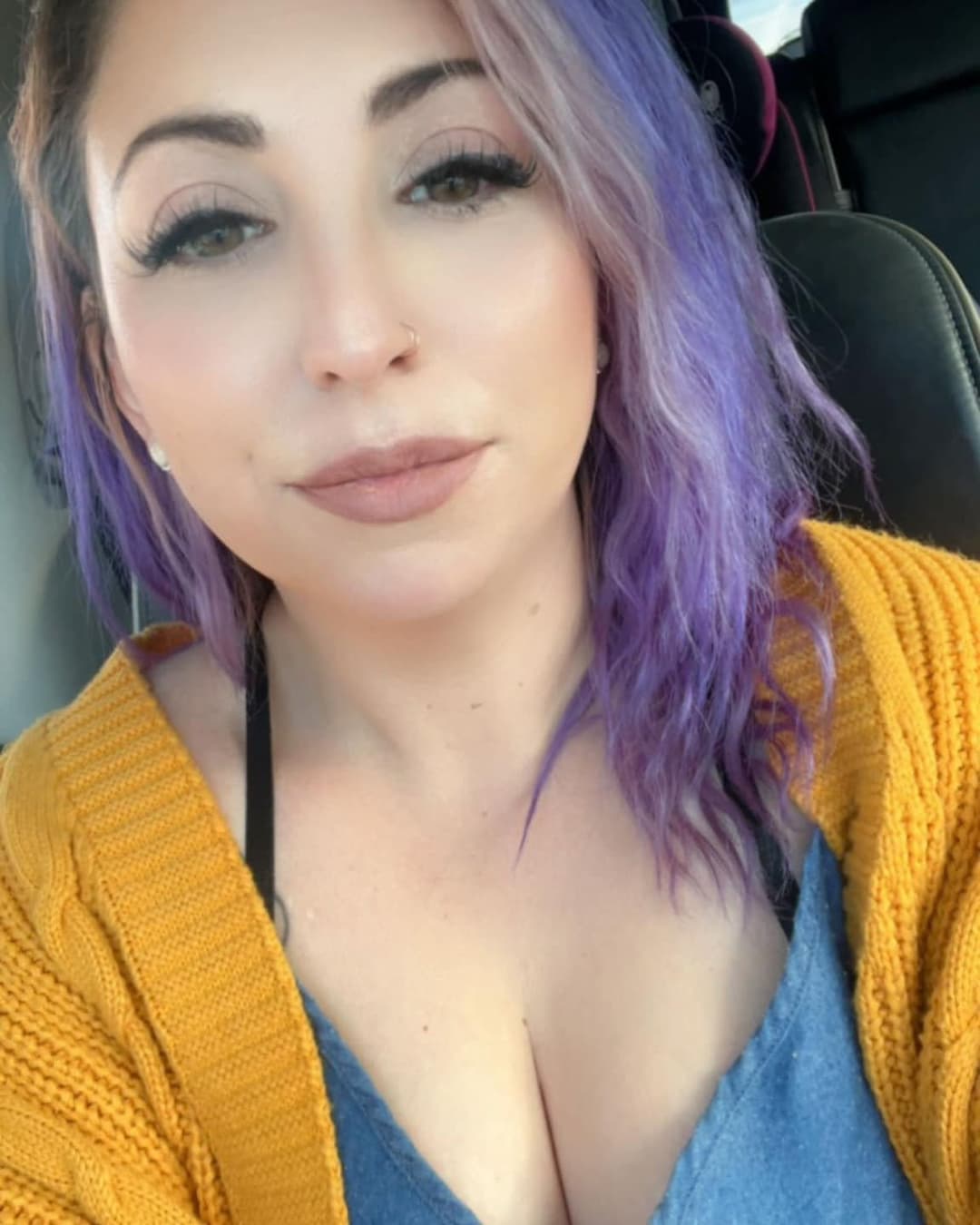 Hot busty single mom Gail