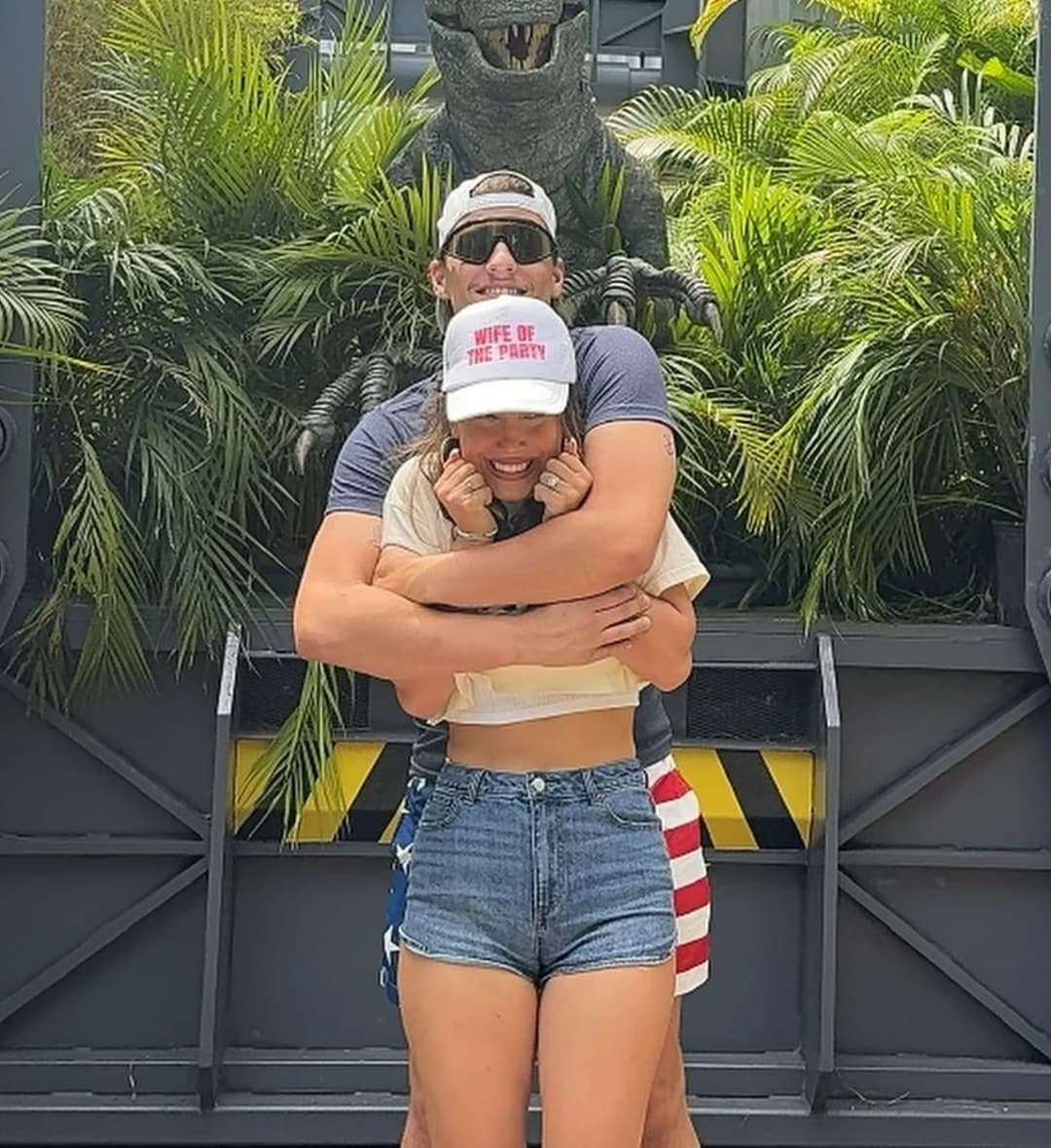 Gozei muito nesse cuzão e bucetinha rachada gostoso da millie Bobby brown