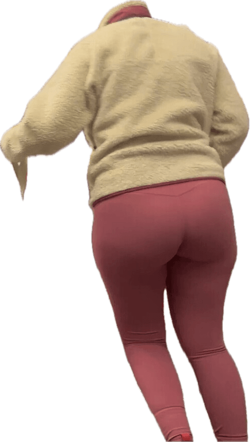 Insane booty jiggle on this blonde milf ??