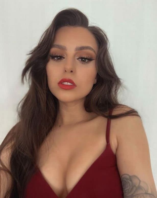 Click to view full size Cher Lloyd DeepFake Videos & Photos