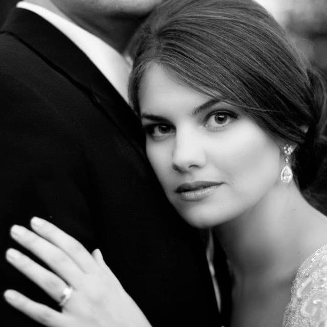 Click to view full size All the naked, wet, girl on girl & perverted dwarf footage this wife hopes husband never finds!!