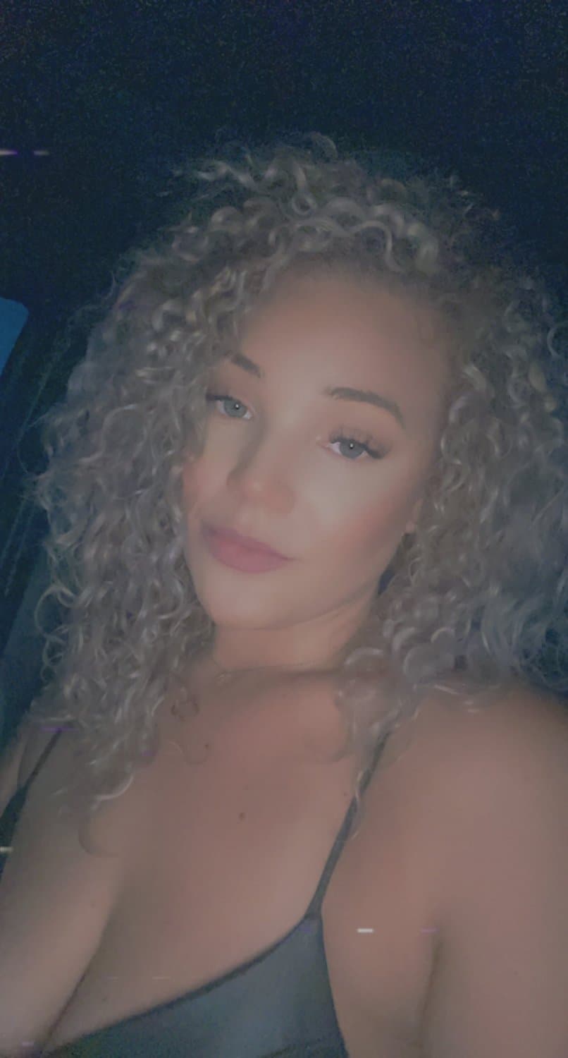 Thick Lightskin Desirea